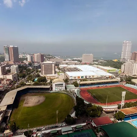 Yong'S Place At Vista Residences Taft