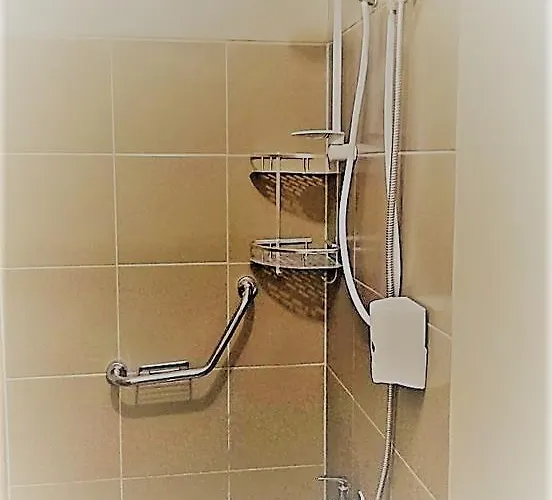 Yong's Place At Vista Residences Taft